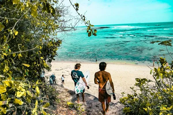 dove surfare in indonesia