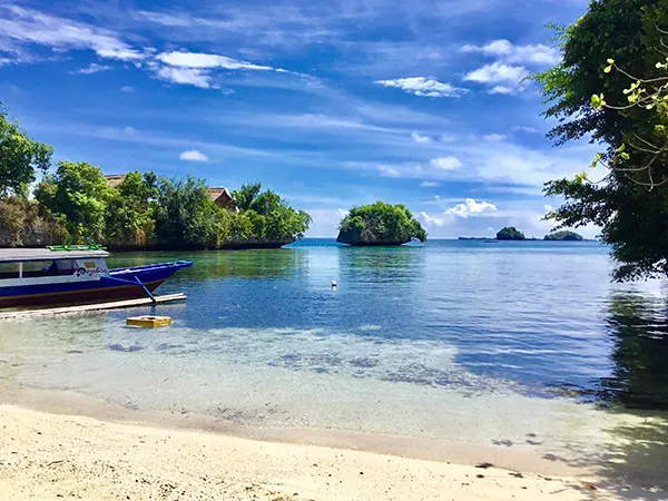 spiaggia togean sulawesi